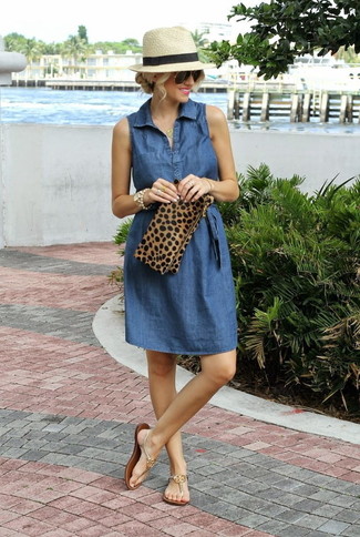 С чем носить бежевую замшевую сумку женщине