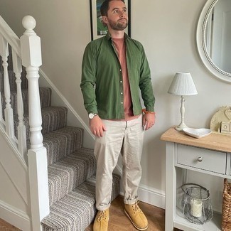 С чем носить бежевые замшевые туфли дерби