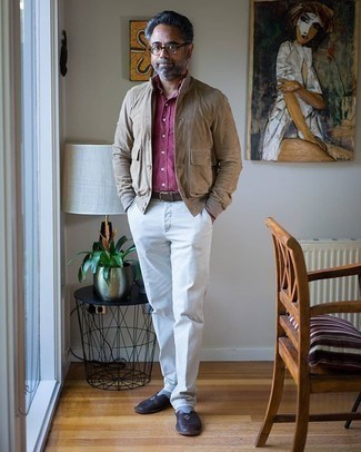 С чем носить бежевую замшевую куртку мужчине