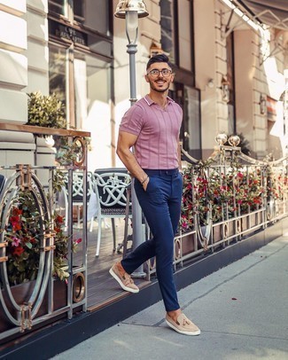 С чем носить бежевые замшевые лоферы с кисточками