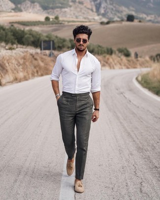 С чем носить бежевые замшевые лоферы с кисточками