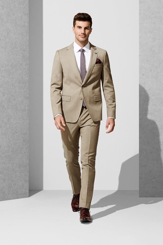 Какие туфли дерби носить с бежевым костюмом