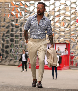 Какие лоферы носить с бежевым костюмом