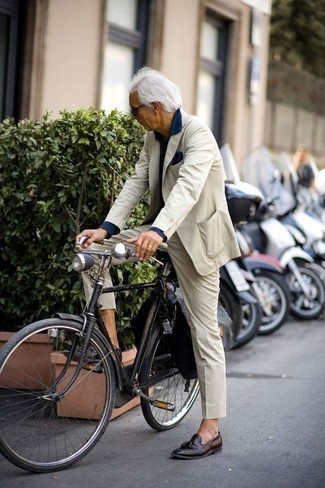 Какие лоферы носить с бежевым костюмом