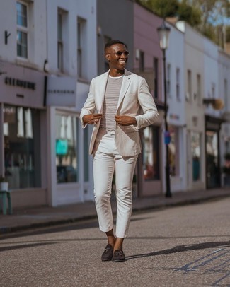 Какие лоферы носить с бежевым костюмом