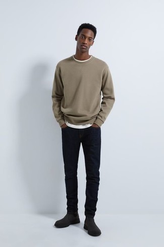 Какие ботинки челси носить с бежевым свитшотем мужчине