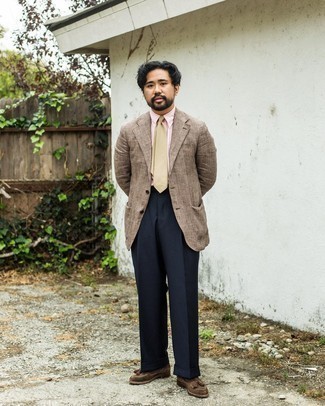 С чем носить бежевый галстук мужчине