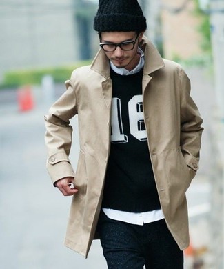 Как носить бежевый плащ с черными джинсами мужчине