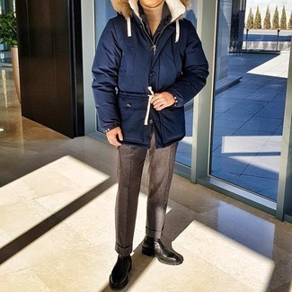 Какие брюки карго носить с бежевой водолазкой