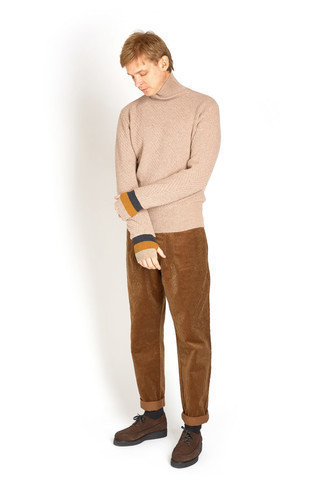 Какие туфли дерби носить с бежевой водолазкой