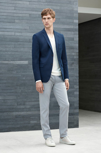 Какие пиджаки носить с бежевым свитером с v-образным вырезом мужчине