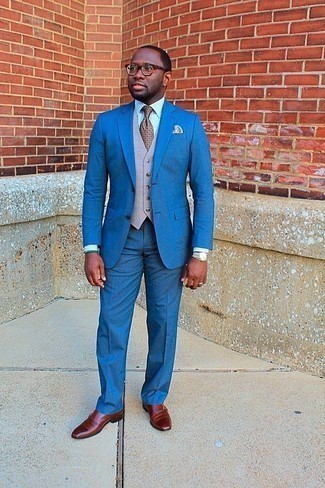 С чем носить бежевый жилет