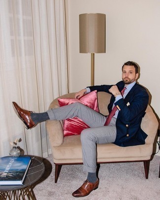 С чем носить бежевые часы мужчине