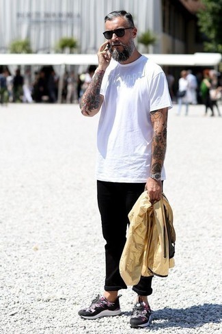 Какие брюки чинос носить с бежевой ветровкой