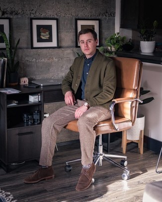 С чем носить бежевые шерстяные брюки чинос