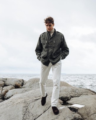 С чем носить бежевую шерстяную водолазку мужчине