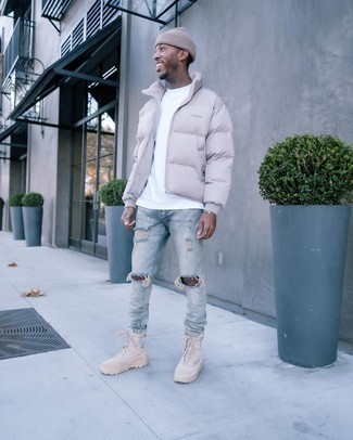 Какие джинсы носить с бежевыми рабочими ботинками мужчине