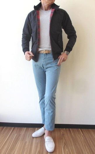 С чем носить бежевый кожаный плетеный ремень мужчине