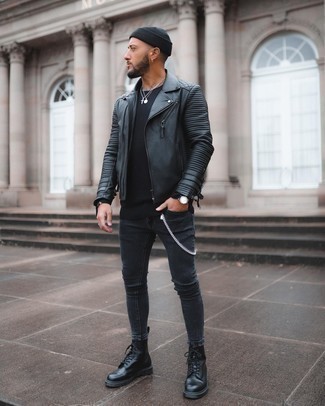 Как носить косуху с повседневными ботинками мужчине