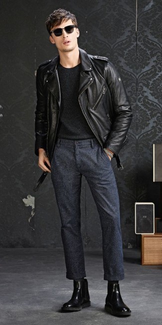 Как носить косуху с свитером с круглым вырезом мужчине