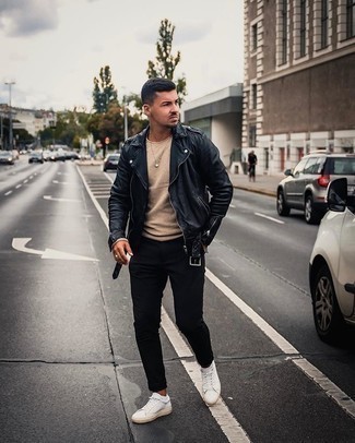 Как носить косуху с свитером с круглым вырезом мужчине