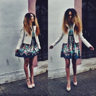 Как носить косуху с босоножками на каблуке