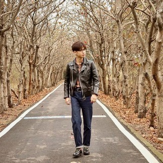 Как носить косуху с джинсами мужчине