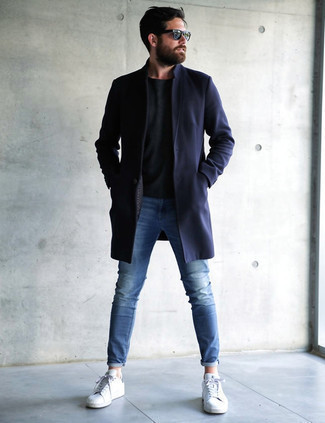 С чем носить черно-синие солнцезащитные очки мужчине