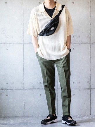 С чем носить черно-золотую поясную сумку мужчине