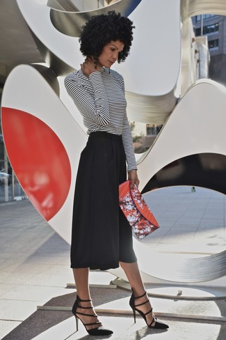 Какие водолазки носить с черно-золотыми туфлями