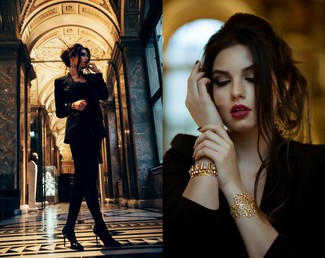 С чем носить черно-золотое платье прямого кроя