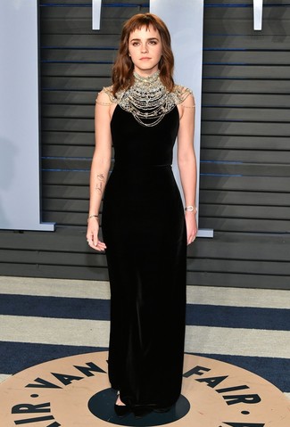 С чем носить черно-золотые замшевые туфли