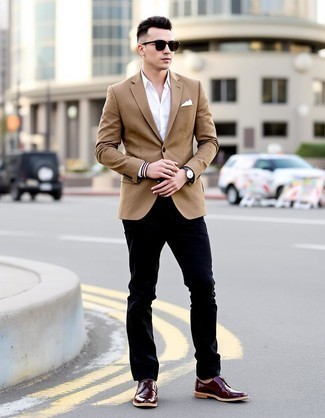 С чем носить черно-серебряный ремень мужчине