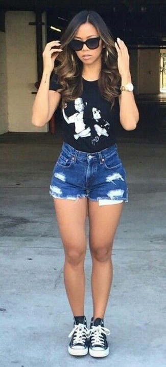 С чем носить черно-серебряные высокие кеды женщине