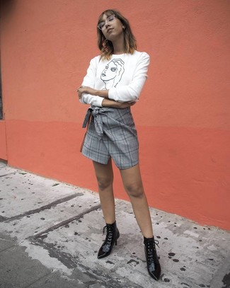 С чем носить черно-бежевые ботильоны