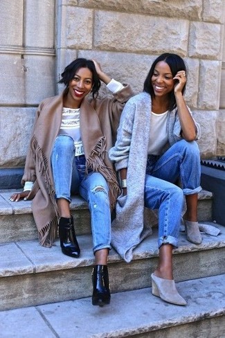 Какие укороченные топы носить с черно-белыми ботильонами