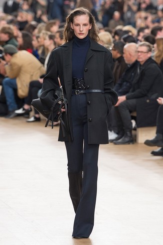 Какие водолазки носить с черно-белыми ботильонами