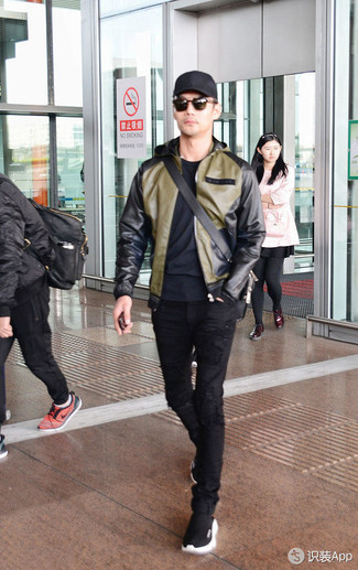 Какие бомберы носить с черно-белыми кроссовками мужчине