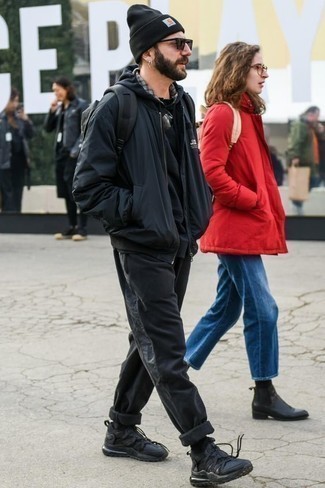 Какие бомберы носить с черно-белыми кроссовками мужчине