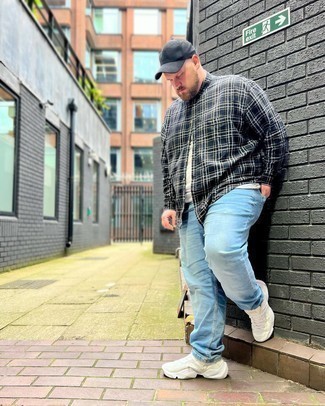 С чем носить черно-белую бейсболку мужчине