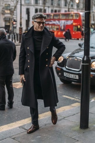 Какие водолазки носить с черно-белым пиджаком мужчине