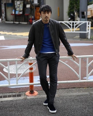 С чем носить черно-белый бомбер мужчине