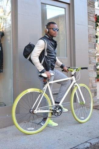 С чем носить черно-белый бомбер мужчине