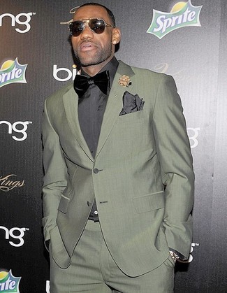 С чем носить черно-белый галстук-бабочку мужчине