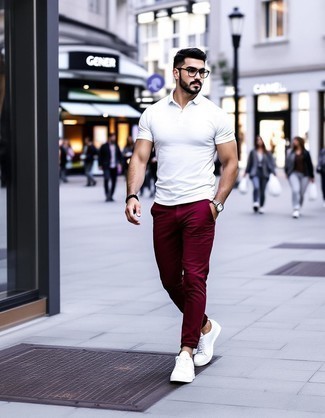 С чем носить черно-белый браслет мужчине