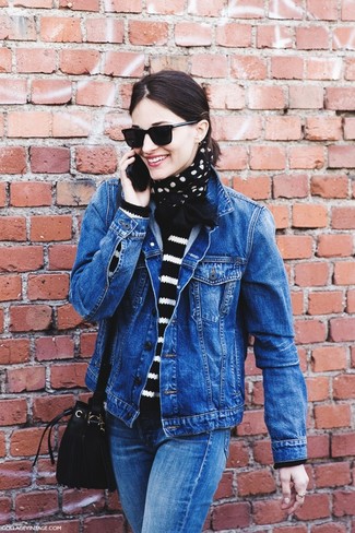 С чем носить черно-белую сумку-мешок