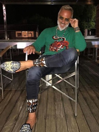 С чем носить черно-белые лоферы из плотной ткани мужчине