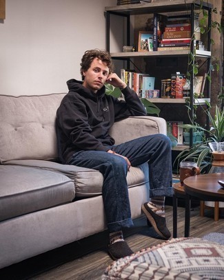 С чем носить черно-белые лоферы из плотной ткани мужчине