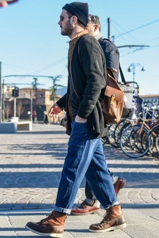 Какие джинсы носить с черно-белым кардиганом мужчине