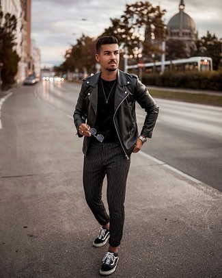 Какие косухи носить с черно-белыми брюками чинос